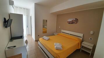 Minibar, Schreibtisch, schallisolierte Zimmer, Babybetten