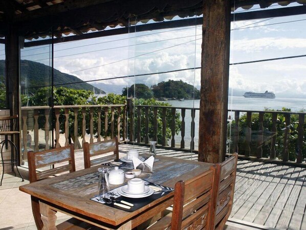 Desayuno buffet incluido todos los días 