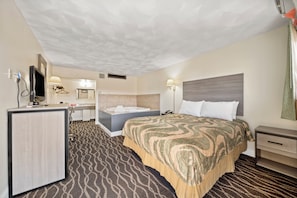 Suite, 1 Queen Bed, Jetted Tub