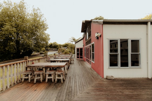 Waitomo Village Chalets Home of Kiwipaka