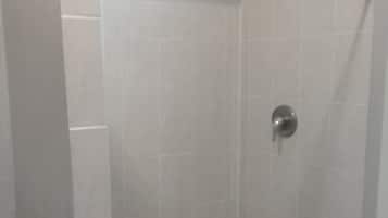 Buồng tắm vòi sen