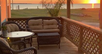 PRIVATE 325 'PIER ... KAUNIS WATERFRONT MÖKKI COPANO BAY, SWEEPING VIEWS🌴
