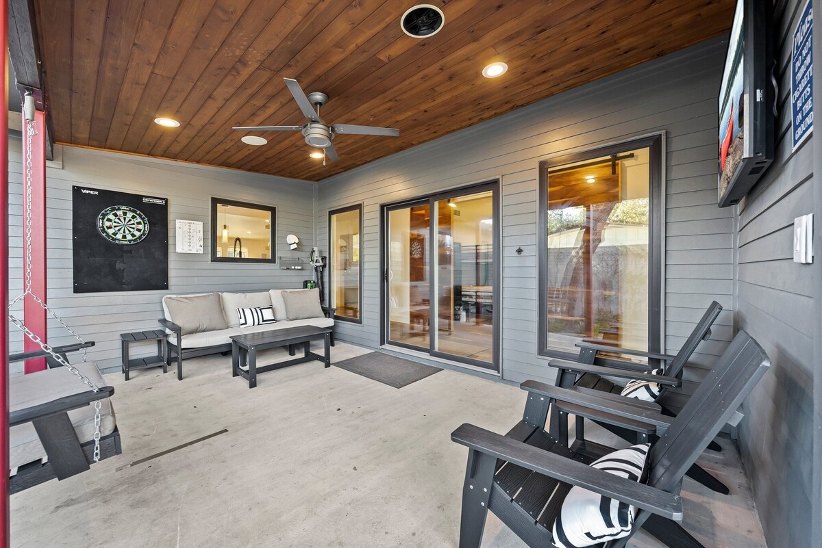 Photo 6 of SocoVilla: Downtown/Pool/Golf Green/FirePit/18 Beds