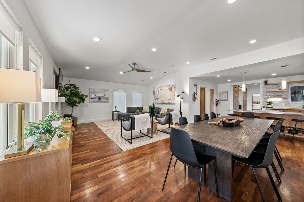 Photo 11 of SocoVilla: Downtown/Pool/Golf Green/FirePit/18 Beds