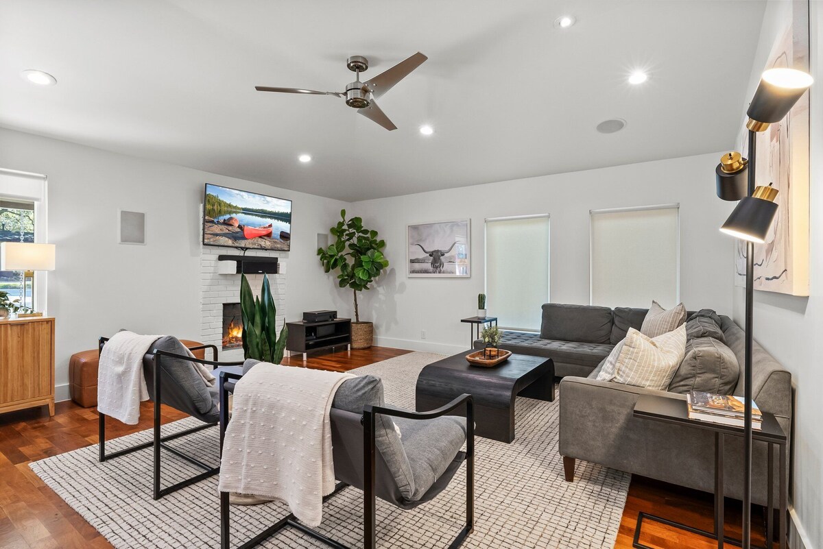 Photo 12 of SocoVilla: Downtown/Pool/Golf Green/FirePit/18 Beds