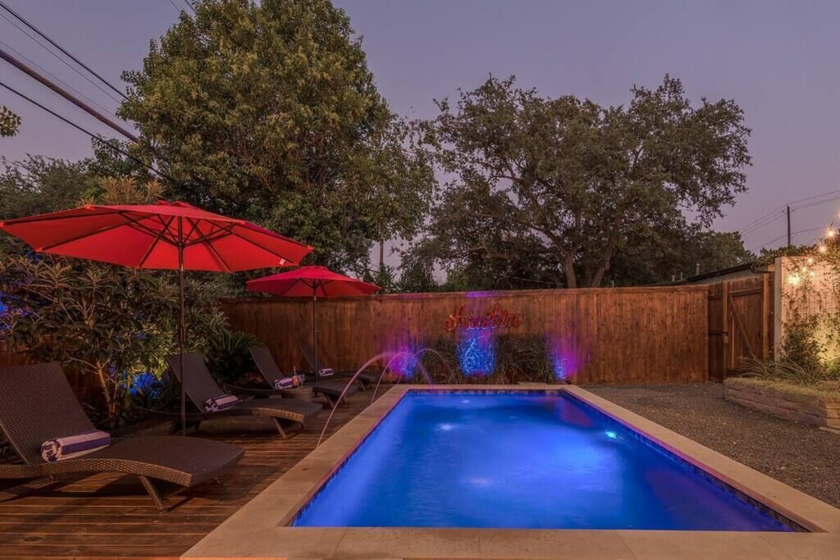 Photo 32 of SocoVilla: Downtown/Pool/Golf Green/FirePit/18 Beds
