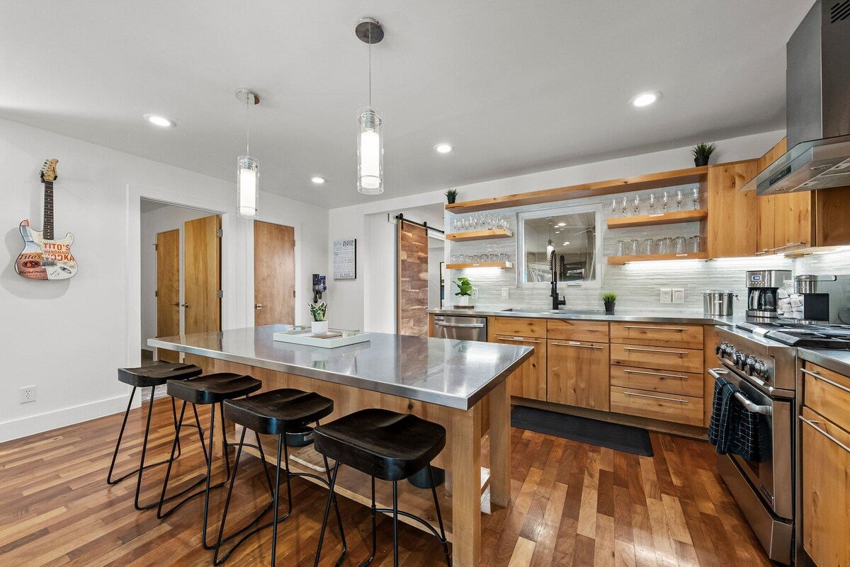 Photo 15 of SocoVilla: Downtown/Pool/Golf Green/FirePit/18 Beds