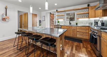 SocoVilla: Downtown/Pool/Golf Green/FirePit/18 Beds