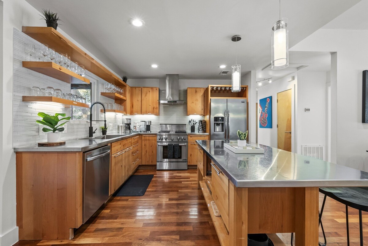 Photo 14 of SocoVilla: Downtown/Pool/Golf Green/FirePit/18 Beds