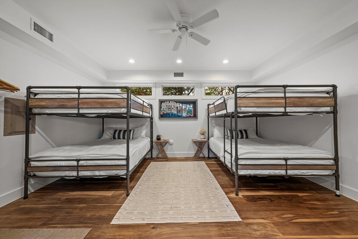Photo 18 of SocoVilla: Downtown/Pool/Golf Green/FirePit/18 Beds