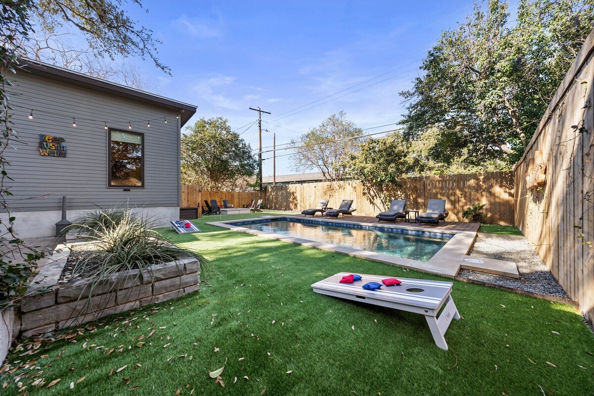 Photo 9 of SocoVilla: Downtown/Pool/Golf Green/FirePit/18 Beds