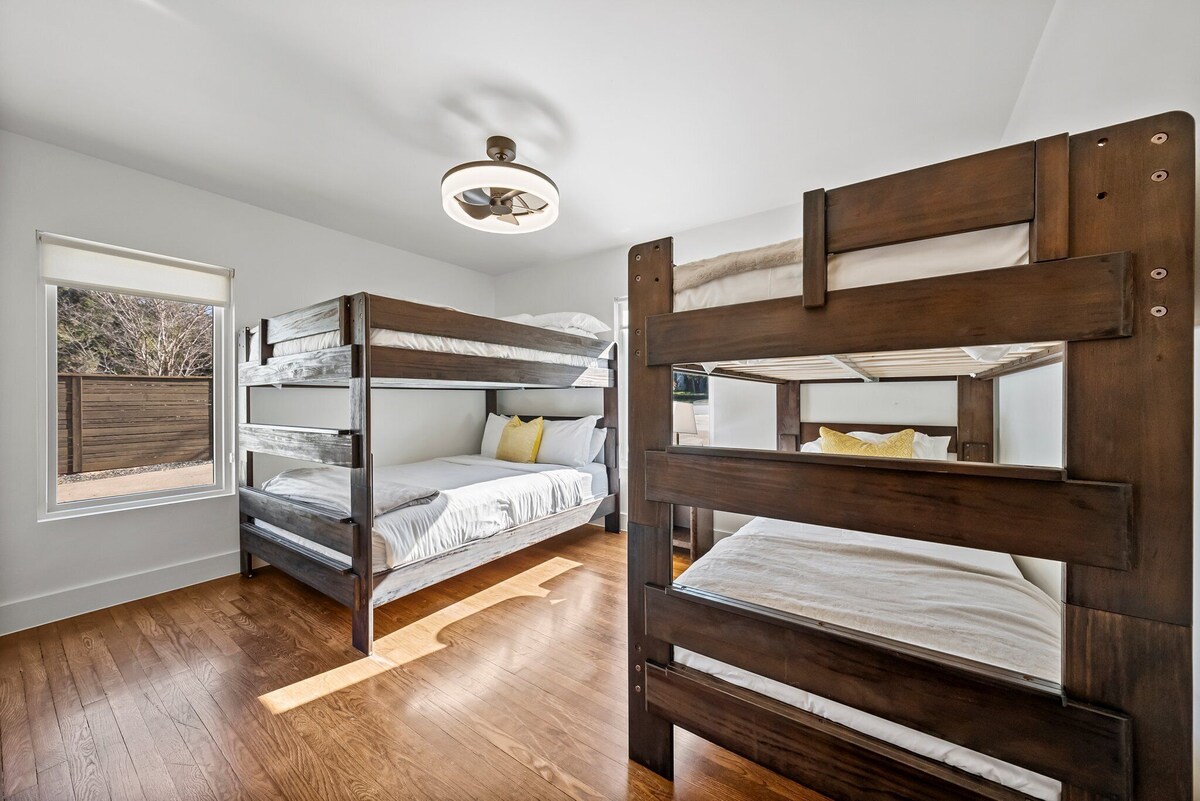 Photo 22 of SocoVilla: Downtown/Pool/Golf Green/FirePit/18 Beds