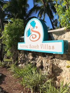 Property grounds - Paradise Island 9A-Sunrise Beach Club-Beachfront-Safe Haven Villa Del Mar (Paradise Island)