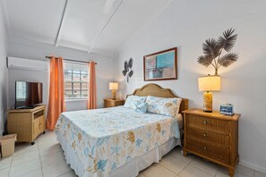 2 soverom, sengetøy av topp kvalitet, safe på rommet og skrivebord