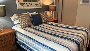 4 bedrooms, iron/ironing board, free WiFi, bed sheets