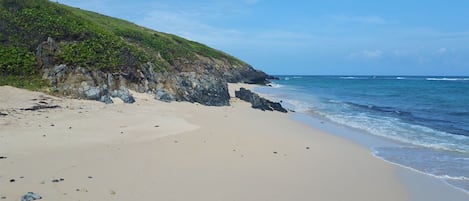 Beach nearby, sun-loungers, beach towels