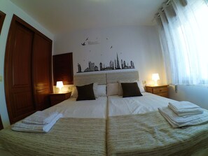 2 bedrooms, desk, iron/ironing board, WiFi