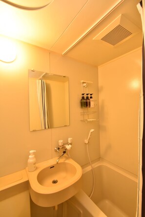 Free toiletries, hair dryer, slippers, towels - Hostel Enisia Namba (Osaka)