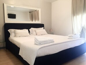 2 bedrooms, iron/ironing board, WiFi, bed sheets - GH °°°° Naples Posillipo (Napoli)