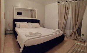 2 bedrooms, iron/ironing board, WiFi, bed sheets - GH °°°° Naples Posillipo (Napoli)