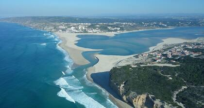 Villa Jacinto - UUSI, tilava ja mukava, ranta ja kulttuuri, 45 min. Lissabonista