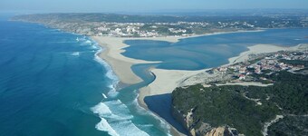 Villa Jacinto - NUEVA, Espaciosa y Confortable, Playa & Cultura, 45 min. Lisboa