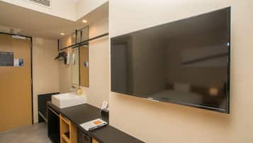 Twin Room | Desk, blackout drapes, soundproofing, iron/ironing board