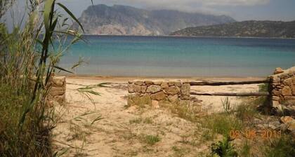 ! RANNAS 150 m YKSITYISEN kiinnitysveneretkellä SAARI TAVOLARA, BRANDINCHI