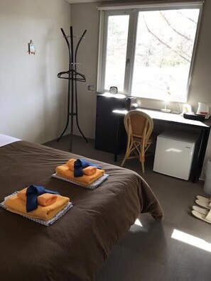 Standard Double Room | Desk, laptop workspace, blackout drapes, free WiFi - Hotel Cultured Hakuba (Hakuba)