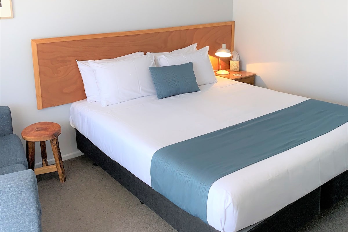 Studio | 1 bedroom, hypo-allergenic bedding, blackout curtains, free WiFi