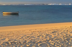 Beach nearby - Apartment in residence (Blue Bay)