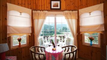 Double Room (Pollux) | In-room dining