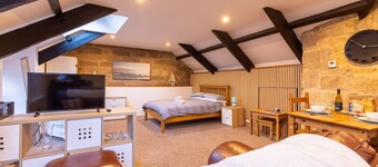 CROSS HOUSE APARTMENT Dog Friendly Barn Conversion in the Heart of Warkworth
