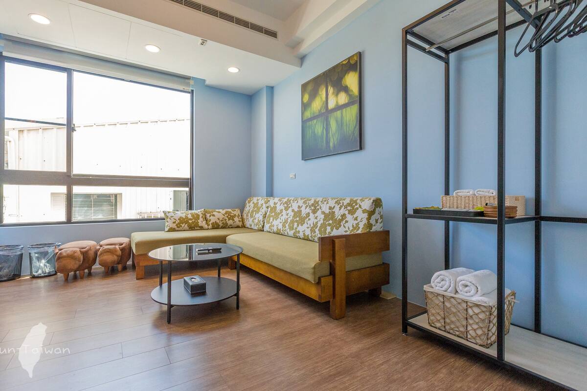 New room. elevator. eight person room 301 | Individually decorated, individually furnished, desk, laptop workspace
