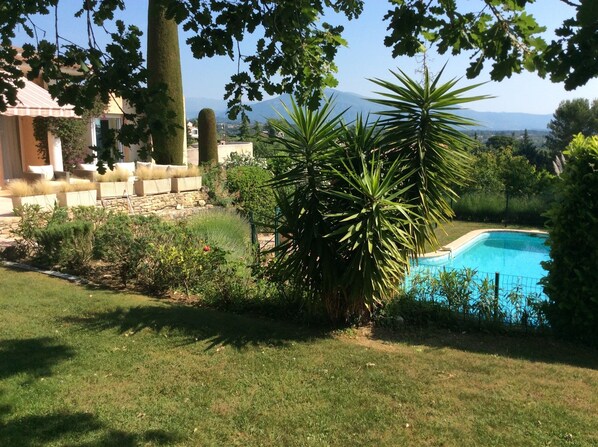 Property grounds - Villa with Pool in a private domain in Valbonne - (Valbonne)