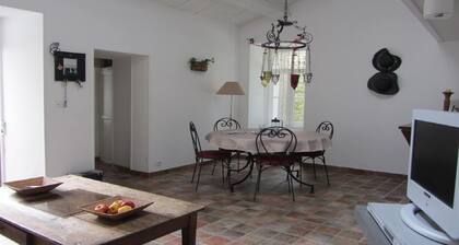 Maison de pĂȘcheur - quartier des sapins -Ăle d'yeu