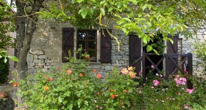 Small studio for 2 in the gorges of the Aveyron