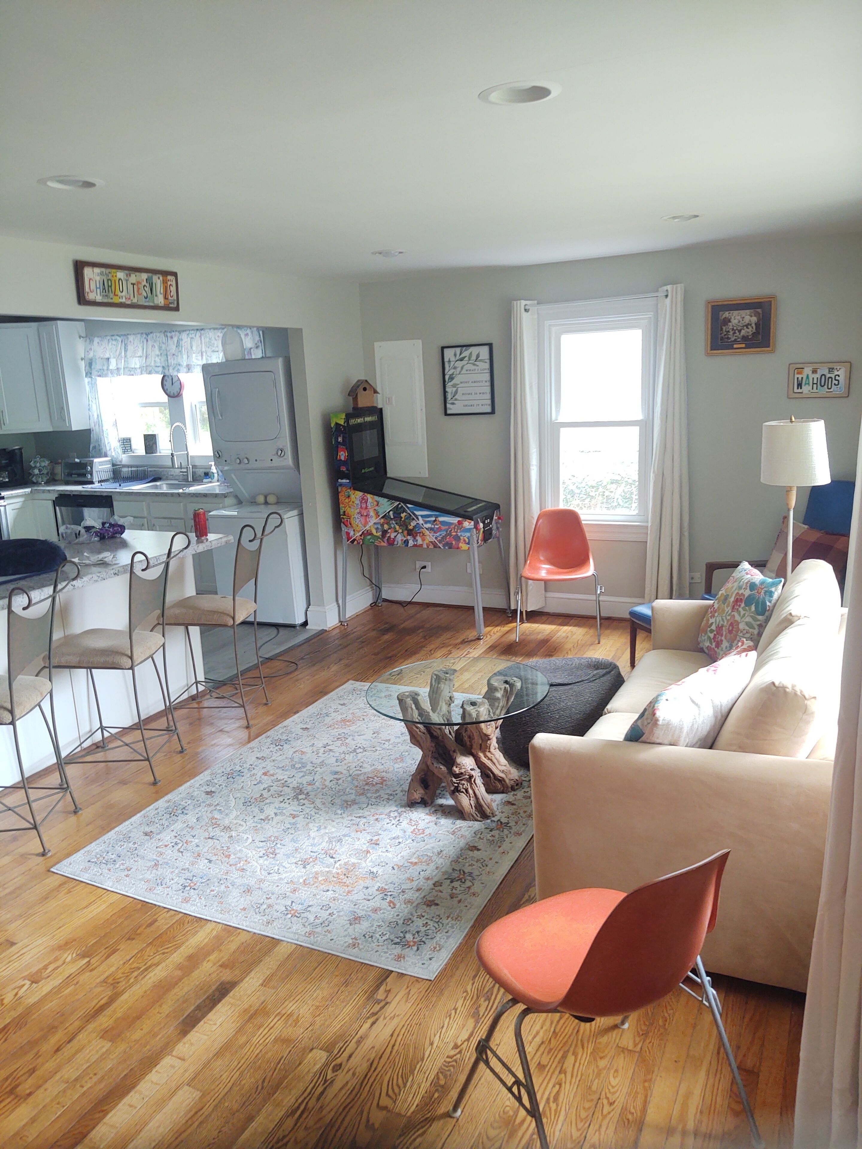 Doggone fun 3 bdr Home at UVA with a Free Breakfast!