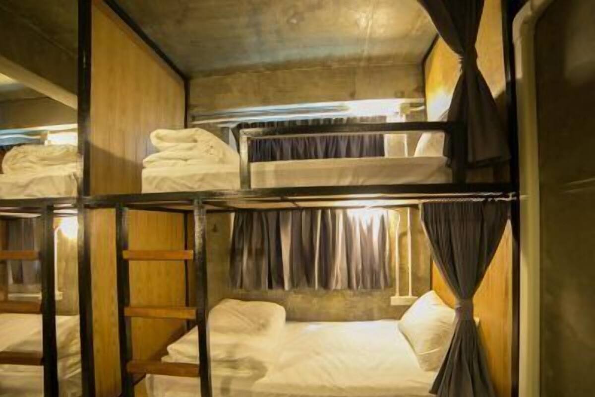 Iron/ironing board, free WiFi