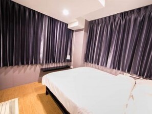 Standard Double Room | Iron/ironing board, free WiFi