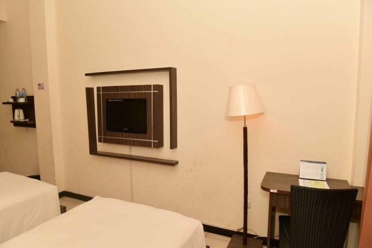 Habitación Deluxe con 2 camas individuales | Escritorio y wifi