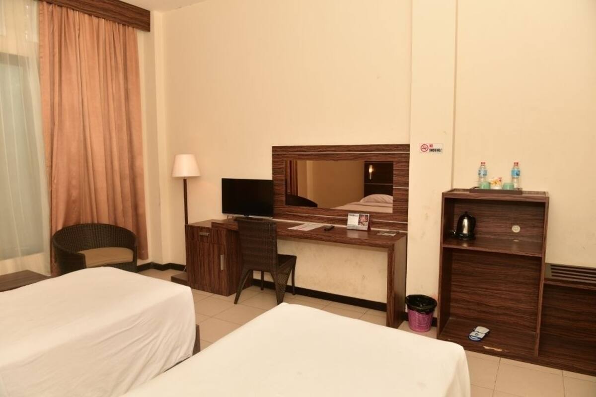 Grand Room ( Grand Deluxe) | Desk, WiFi