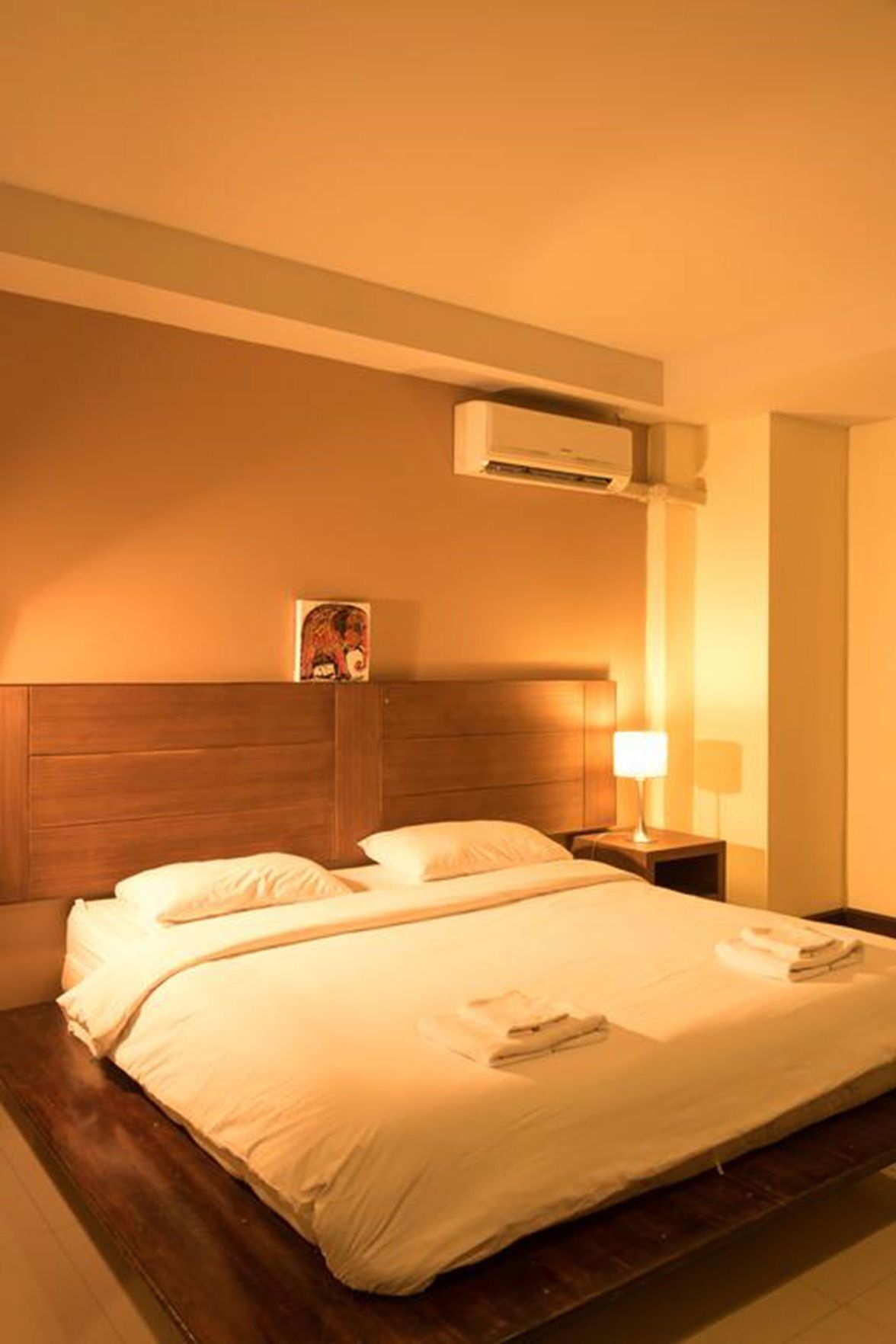 Blackout curtains, free WiFi