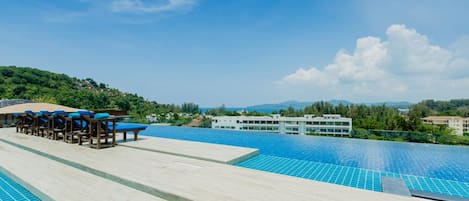 3 outdoor pools
