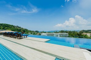 3 outdoor pools - The Aristo Resort (Choeng Thale)