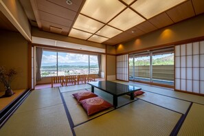 In-room safe, free WiFi