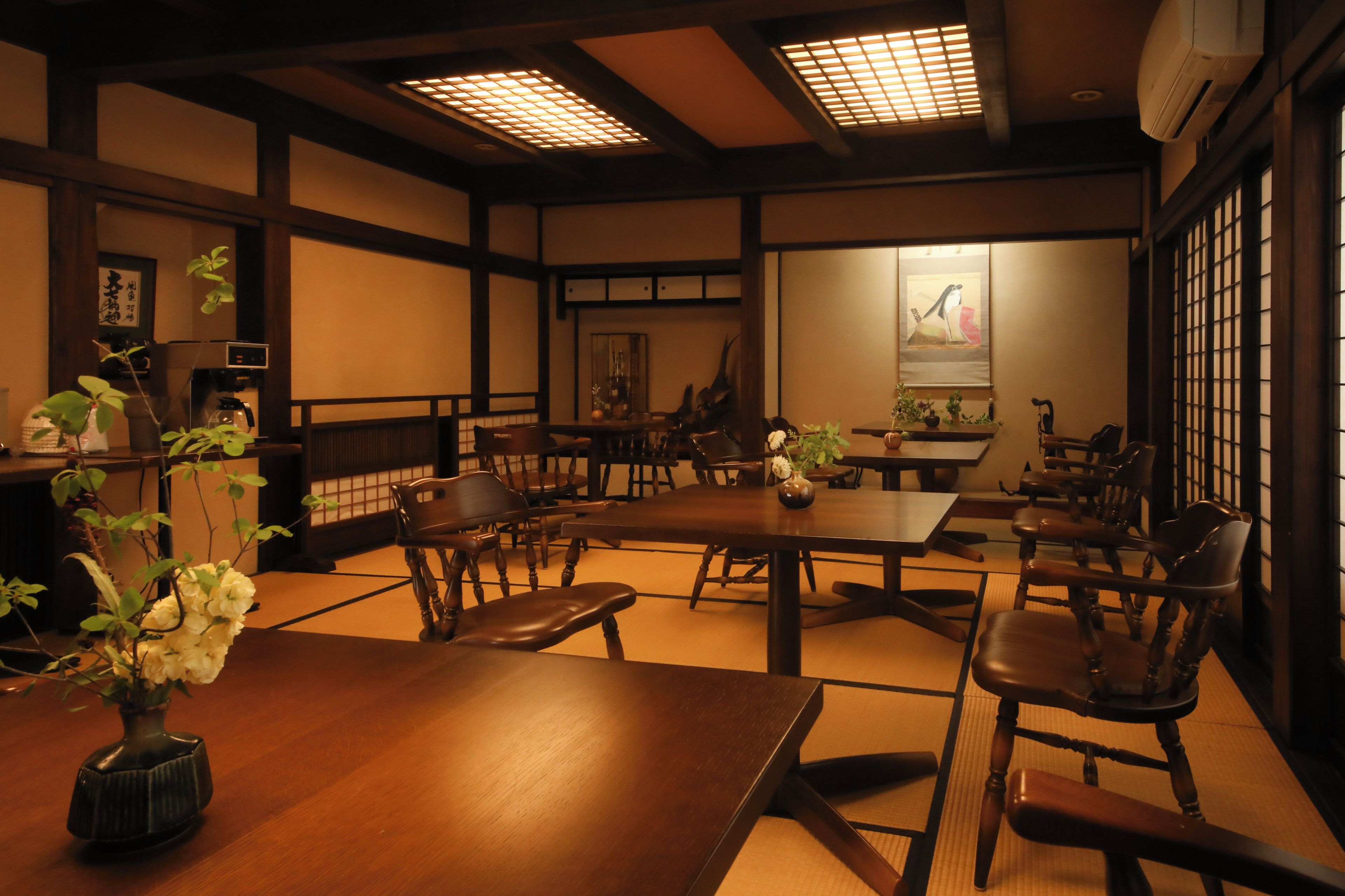 Daily local cuisine breakfast (JPY 3000 per person)