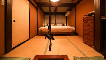 In-room safe, free WiFi, bed sheets