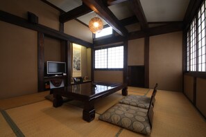 In-room safe, free WiFi, bed sheets - Irori yado Hidaya (Takayama)