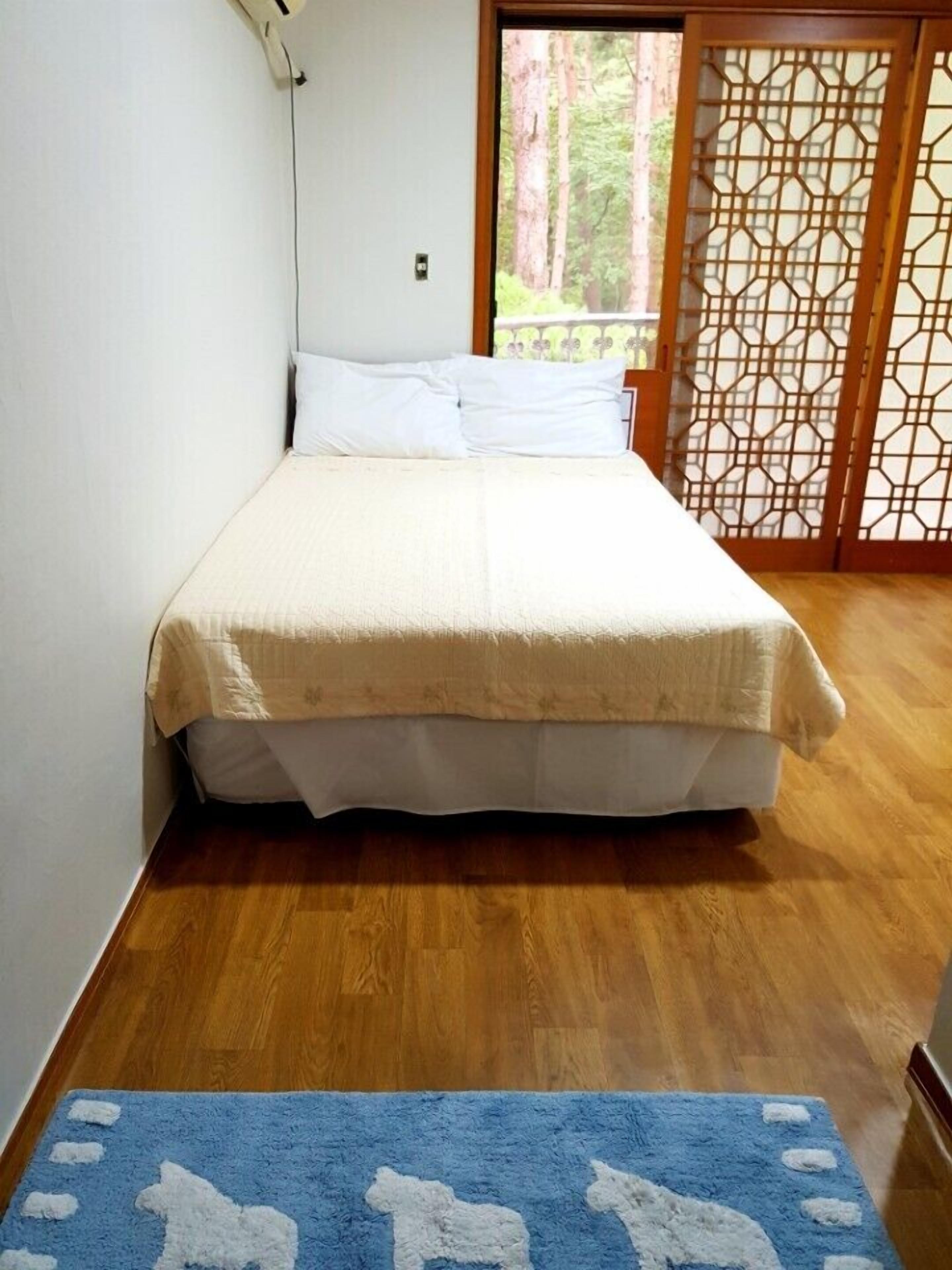 double room | soundproofing, free wifi, bed sheets